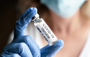 Italia impune vaccinarea obligatorie pentru angajații din educație, poliție, armată și administrație