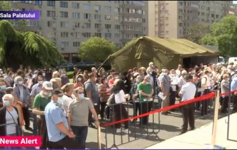 Digi 24: Sute de oameni stau la coadă, la Maratonul Vaccinării din București