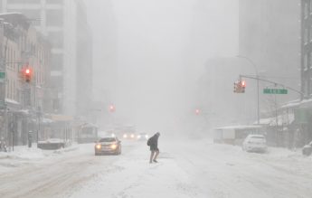 New York anulează zilele fără școală, cauzate de condițiile meteo. Le înlocuiește cu orele online