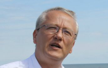 Medicul Răzvan Constantinescu, promotor al teoriilor conspiraționiste, audiat la comisia de etică a UMF Iași
