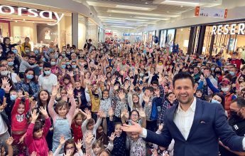 1 Iunie la mall: Spectacol de magie pentru copii, fără respectarea regulilor sanitare
