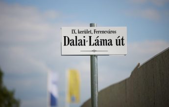 Străzile din jurul universității chineze din Budapesta, redenumite în semn de protest: Free Hong Kong Road și Dalai Lama Street