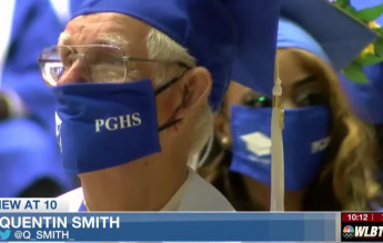 Un veteran din Mississippi și-a primit diploma de absolvire a liceului la 84 de ani