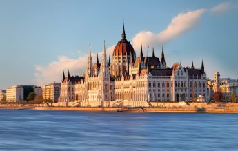Parlamentul Ungariei a aprobat legea care interzice accesul copiilor la informații despre LGBT