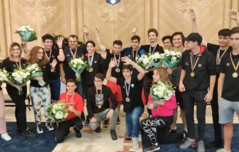 Ministrul Cîmpeanu felicită echipa AutoVortex și anunță că România va avea o olimpiadă de robotică