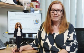 O păpușă Barbie a fost lansată în onoarea co-creatoarei vaccinului AstraZeneca