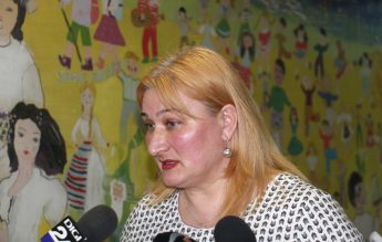 ReporterIS: O profesoară de religie și-a făcut ”fabrică de diplome” acasă. Preferă plata în plic
