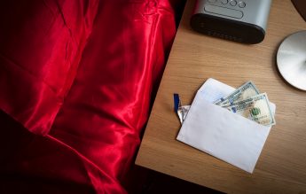 UK: O organizație a studenților la medicină cere acordul pentru a lucra în industria sexului