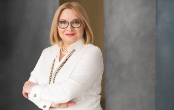 Jurnalista Cristina Stănciulescu, după ce clasa fiului său a trecut online: Decizia personală privind vaccinarea afectează majoritatea, nu?