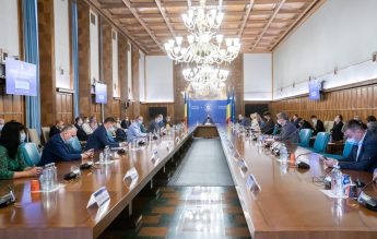 Hotărârea de Guvern permite funcționarea în format fizic a școlilor și grădinițelor private. CNSU o interzice