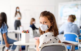 UK: Crește numărul de infectări. Îmbolnăvirile la elevi, semnificativ mai multe decât la nivelul populației generale