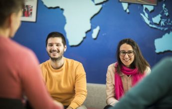 Peste 50 de universități din Marea Britanie se întâlnesc online cu studenții europeni la târgul virtual Study UK