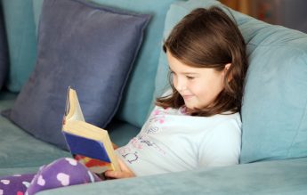 8 metode simple de a sprijini un cititor începător