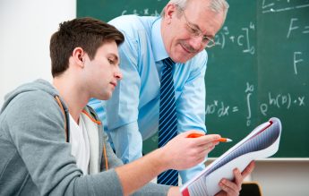 Studiu CNE: Doar 59,6% din profesori afirmă că evaluează elevii întotdeauna obiectiv
