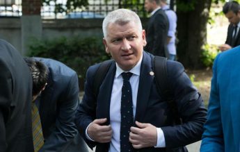 Libertatea: Ministrul Digitalizării, Florin Roman, nu-și găsește cartea de ”Sisteme informaționale” din CV, singura legătură cu domeniul pe care-l conduce