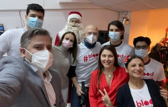 Profesori, foști și actuali elevi, dar și Moș Crăciun au donat sânge la Little London International Academy