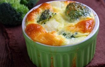 Sufleu de broccoli și quinoa cu legume, printre recomandările INSP pentru masa în școli