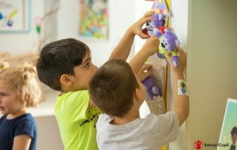 76% dintre copii sunt certați la școală, 56% dintre părinți își pedepsesc copiii – date Salvați Copiii România