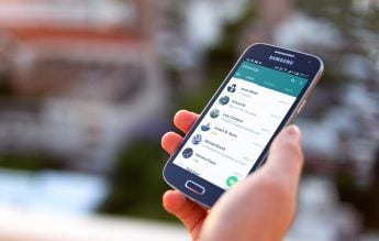 O profesoară le-a trimis elevilor poze nud. Spune că a încurcat grupurile de WhatsApp