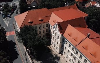 Școala Finlandeză ERI Sibiu organizează un centru educațional de zi pentru copiii refugiați din Ucraina