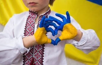 Peste 100 de școli private se oferă să școlarizeze gratuit copiii ucraineni refugiați în România