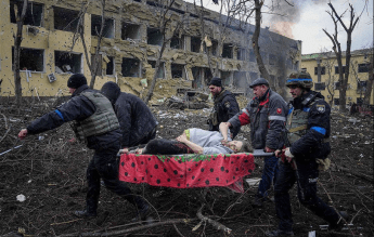 Un spital de copii din Mariupol a fost distrus de bombe. Printre răniți, femei în travaliu