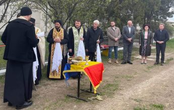 Școala din Frumușica, branșată la rețeaua de gaze cu sobor de preoți, tricolor și ceremonie