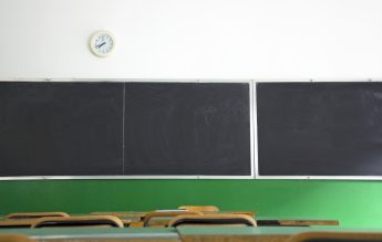 Cîmpeanu: Școlile în care se învață într-un schimb ar putea începe programul mai târziu