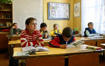 Rusia: Educația istorică patriotică devine obligatorie pentru elevi, de la vârsta de 7 ani