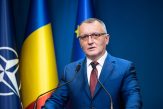 Sorin Cîmpeanu se declară de acord cu introducerea de uniforme obligatorii
