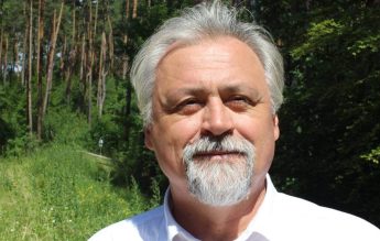 Prof. Constantin Lomaca: În Australia, doar limba engleză e obligatorie la liceu