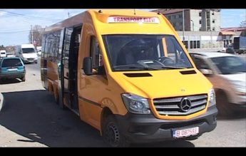 Primăria datoare la lăutari își păstrează microbuzele școlare