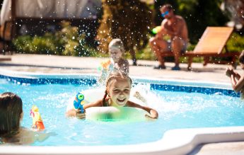 Dr. Mihai Craiu: Reguli obligatorii de prevenție când suntem cu copiii la piscină sau la mare