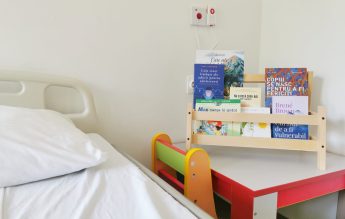 Mini-bibliotecă pentru copii și părinți, la Spitalul Municipal Făgăraș