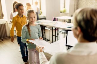 PROIECT Clasele în regim simultan rămân în sistemul de educație. Excepție: clasa a opta