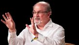 Scriitorul Salman Rushdie, înjunghiat, la un eveniment public, în SUA