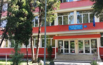 Părinți indignați de „programul de fabrică” al Colegiului Antipa din Brașov