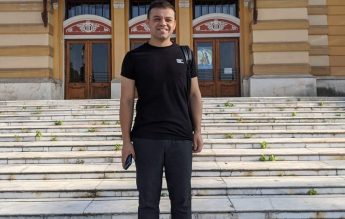 Un învățător spune că i s-a retras catedra din cauza unei postări împotriva referendumului CpF