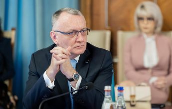 Cîmpeanu compară îndrumătorul de lucrări cu instrucțiunile unui automat de cafea: Nu există drepturi de autor