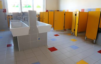 LISTĂ Cele 126 de școli care au primit bani pentru toalete, în anul 2021, dar nu au terminat lucrările
