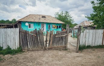 2 din 10 părinți din mediul rural nu-și susțin copiii la liceu din cauza lipsurilor – studiu World Vision România