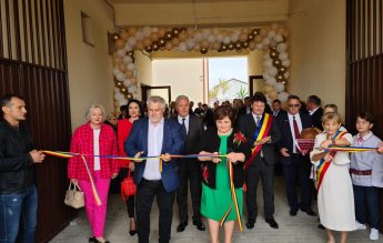 Școală finalizată după 15 ani, inaugurată în ultima zi de vacanță, la Arad