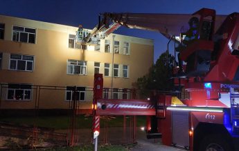 Incendiu la un cămin pentru elevi. 13 persoane s-au autoevacuat