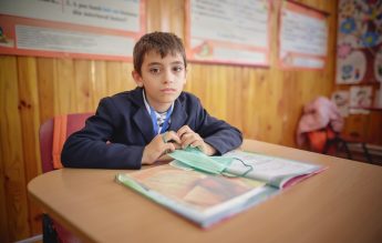 World Vision România critică proiectul prin care 3,5% din impozit poate fi virat către școli