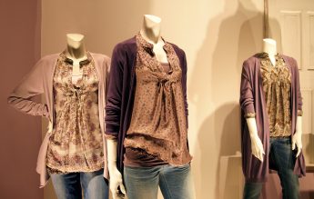 AUR vrea legea uniformelor școlare: Fără blugi ultimul răcnet sau bluze fancy din mall