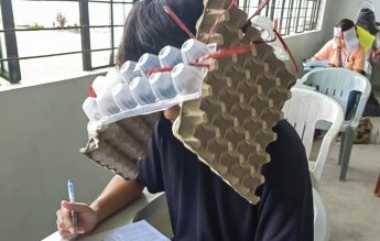„Pălării anti-copiat” la examene în Filipine, virale pe internet