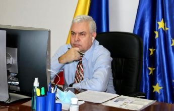 Libertatea: O muzeografă susține că a scris teza de doctorat a ministrului Apărării, împreună cu directorul
