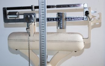 CEDO: România a discriminat o candidată la Medicină Militară, pe motiv de înălțime și greutate