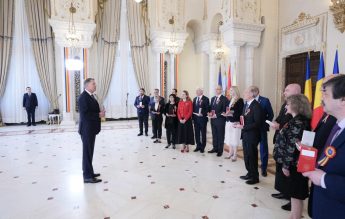 Lista profesorilor decorați de președintele Klaus Iohannis, cu ocazia Zilei Naționale