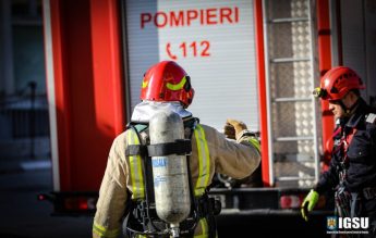 Incendiu la o şcoală primară, pornit de la instalaţia unui brad de Crăciun